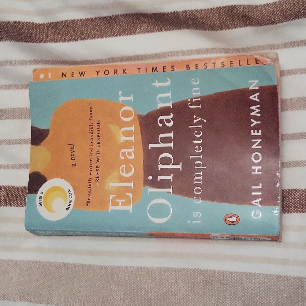 Eleanor Oliphant is completely fine by Gsil Honeyman